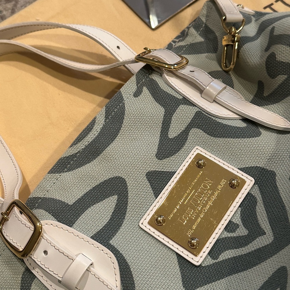 Preowned Louis Vuitton Tahitienne Limited Edition Tote - Picture 9 of 15